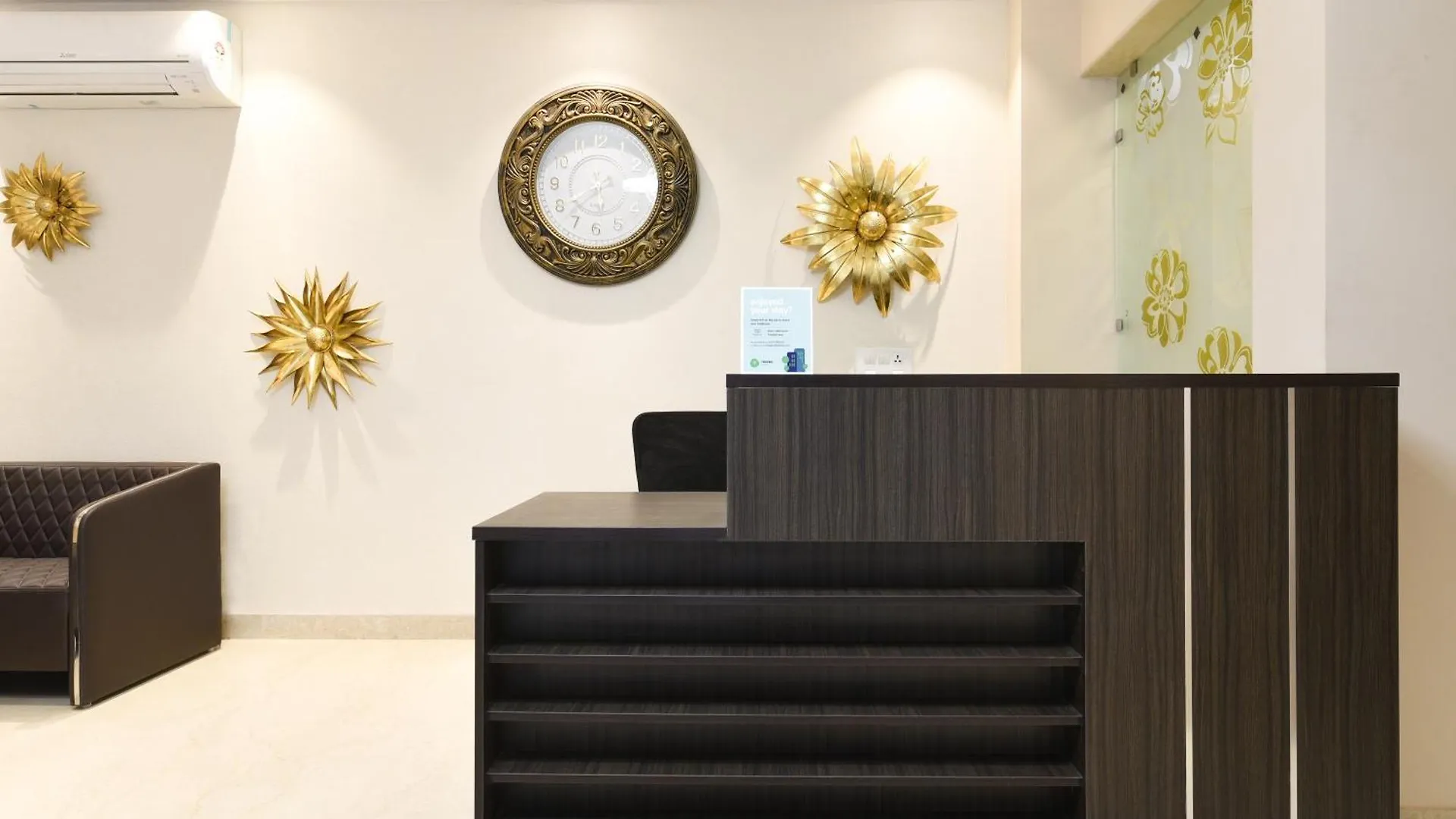 Treebo Iffco Chowk Gurgaon Hotel