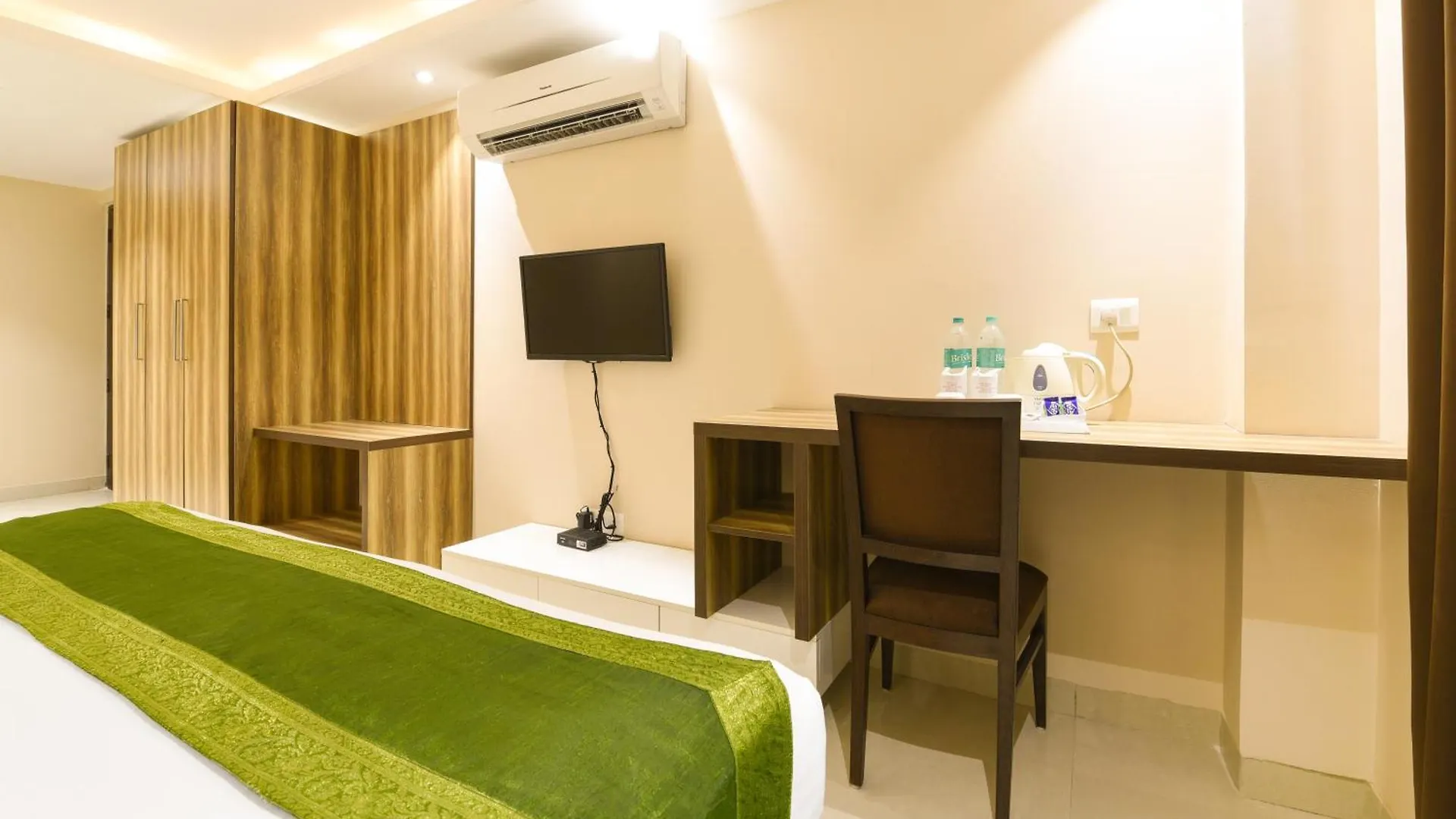 Treebo Iffco Chowk Gurgaon