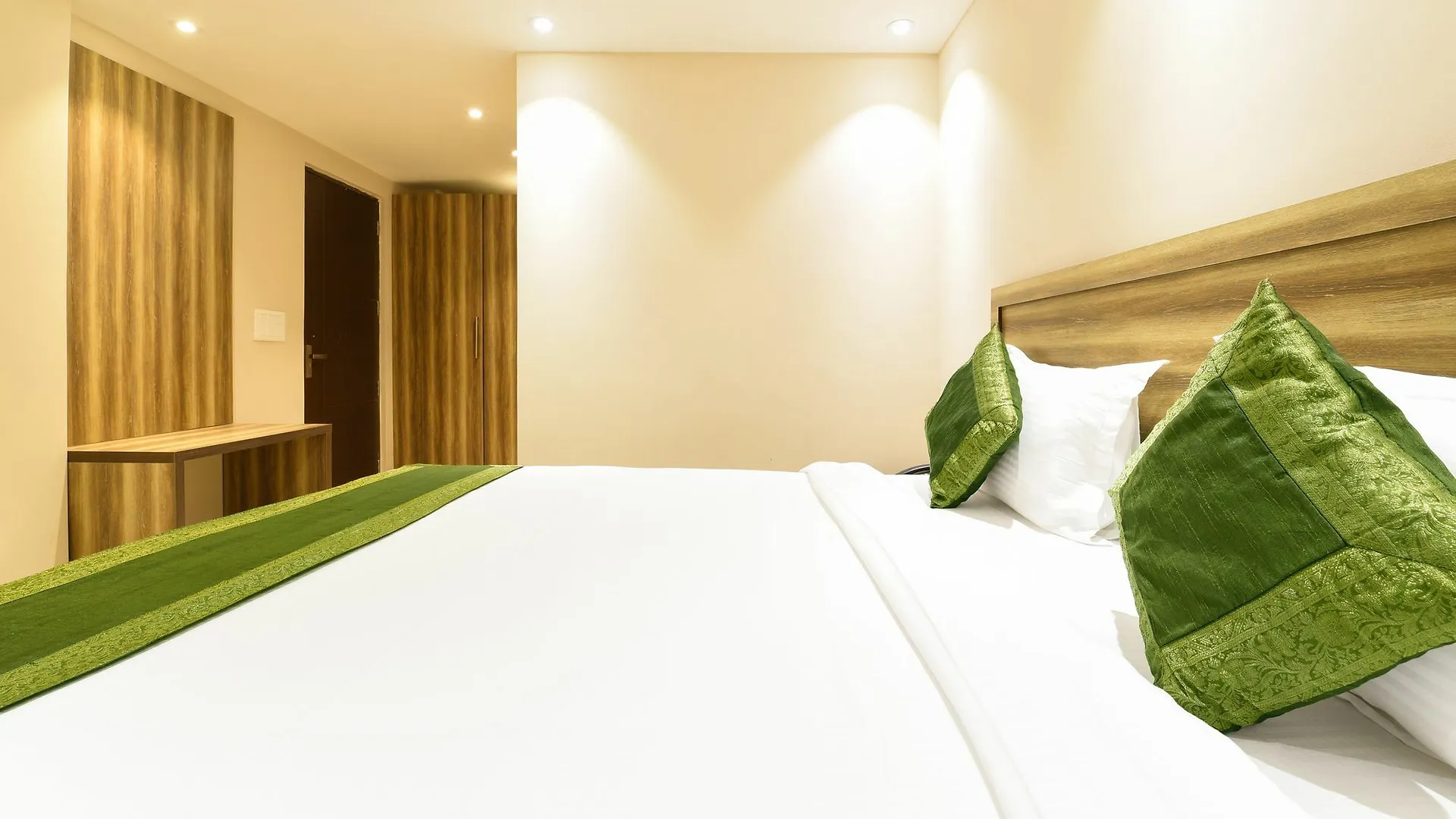 *** Hotel Treebo Iffco Chowk Gurgaon India