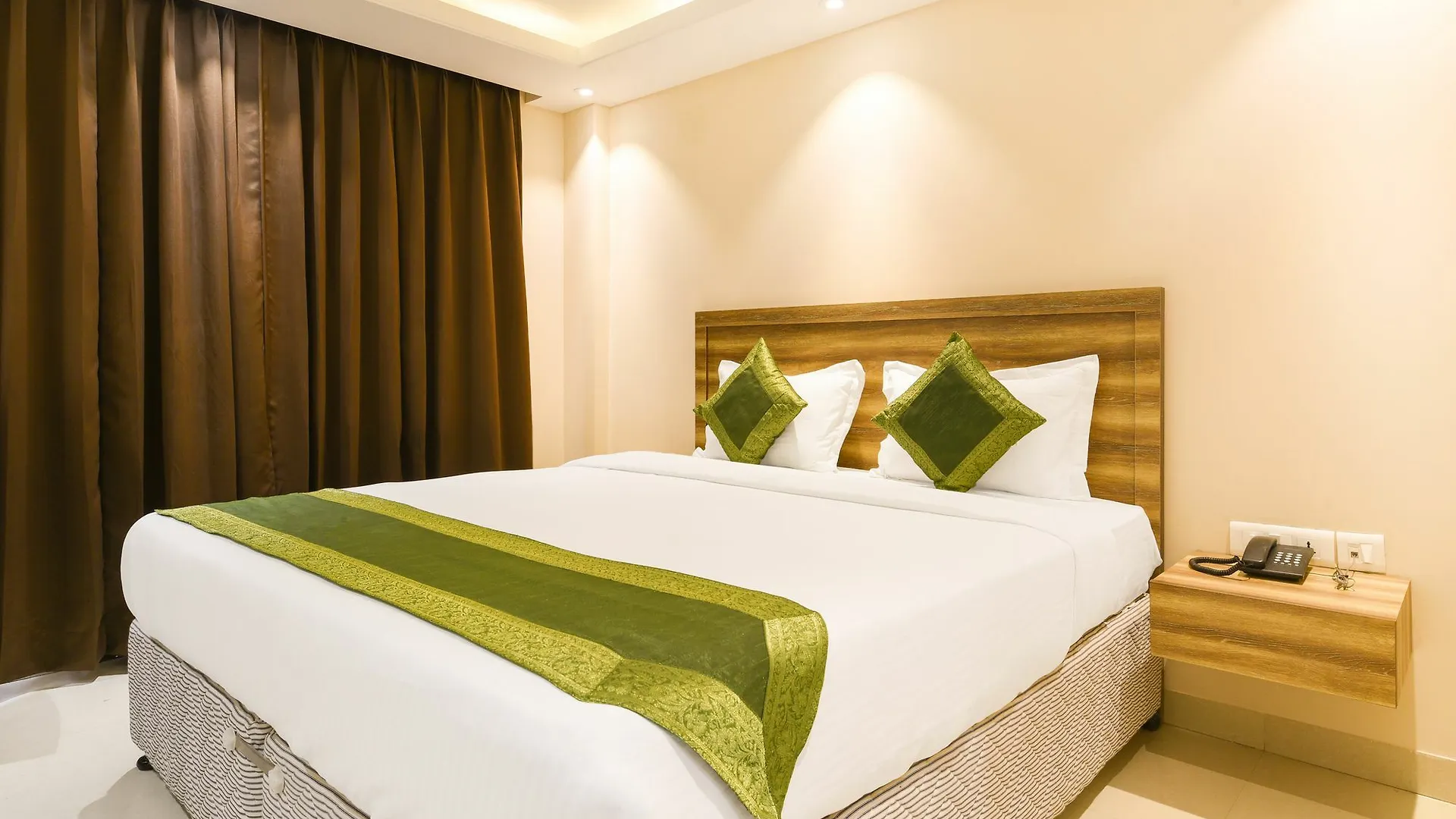 Treebo Iffco Chowk Gurgaon Hotel