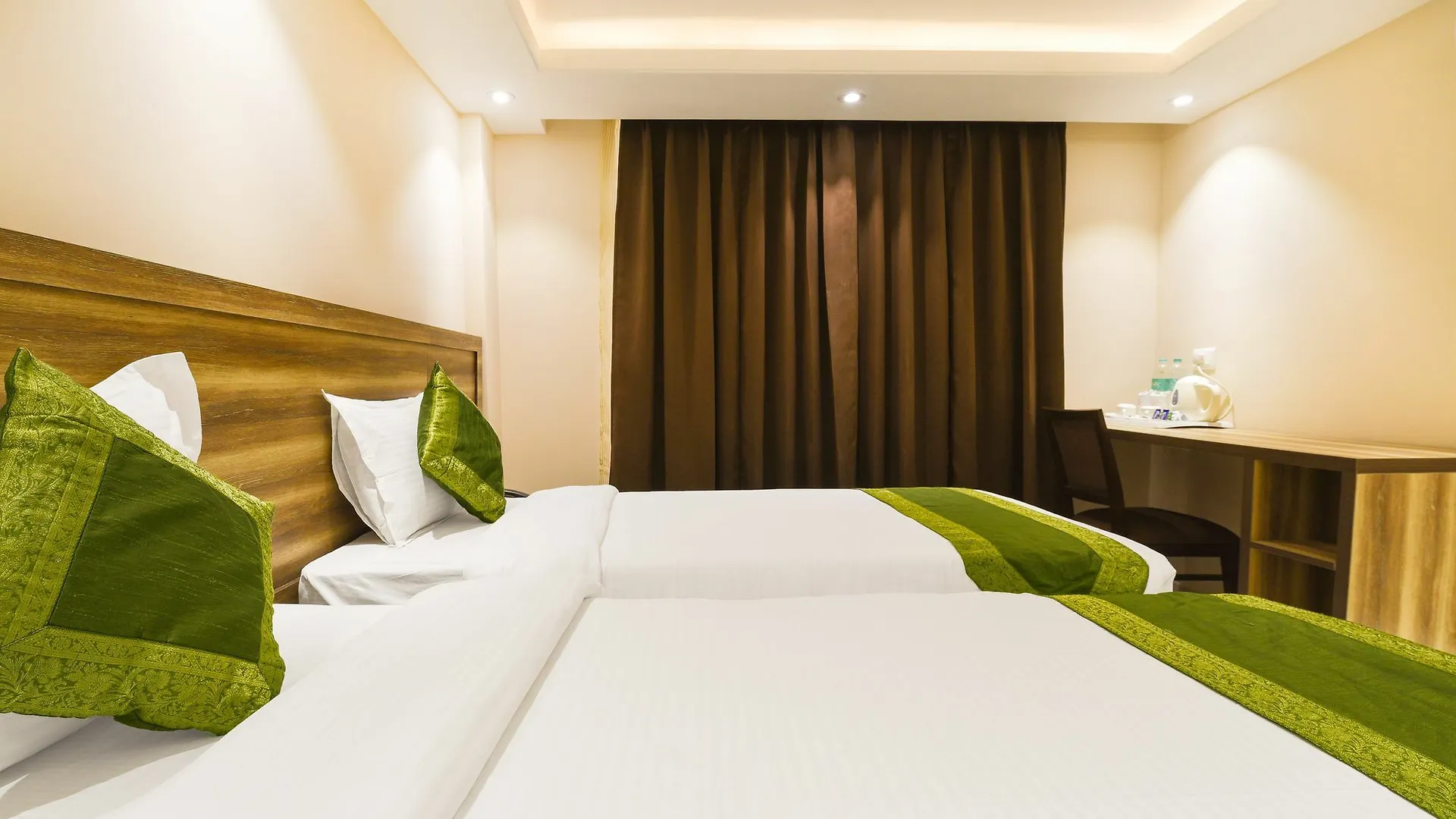 Treebo Iffco Chowk Gurgaon Hotel