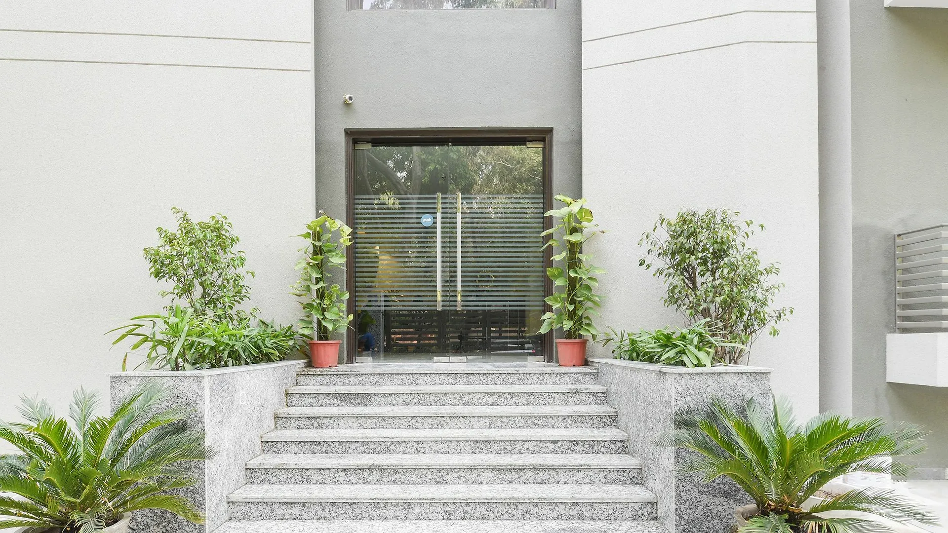 Treebo Iffco Chowk Gurgaon Hotel