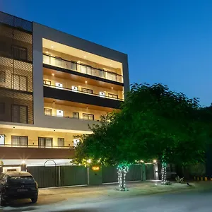 Perch Service Dlf Cyber Aparthotel